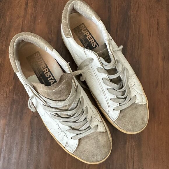 GOLDEN GOOSE Men's Super-Star w Perforated Star White/Taupe Leather/Suede - Picture 2 of 14